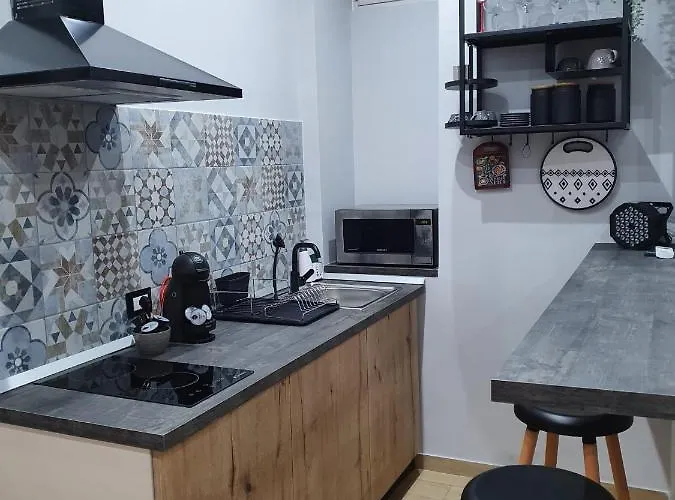 Ghina's * Napoli